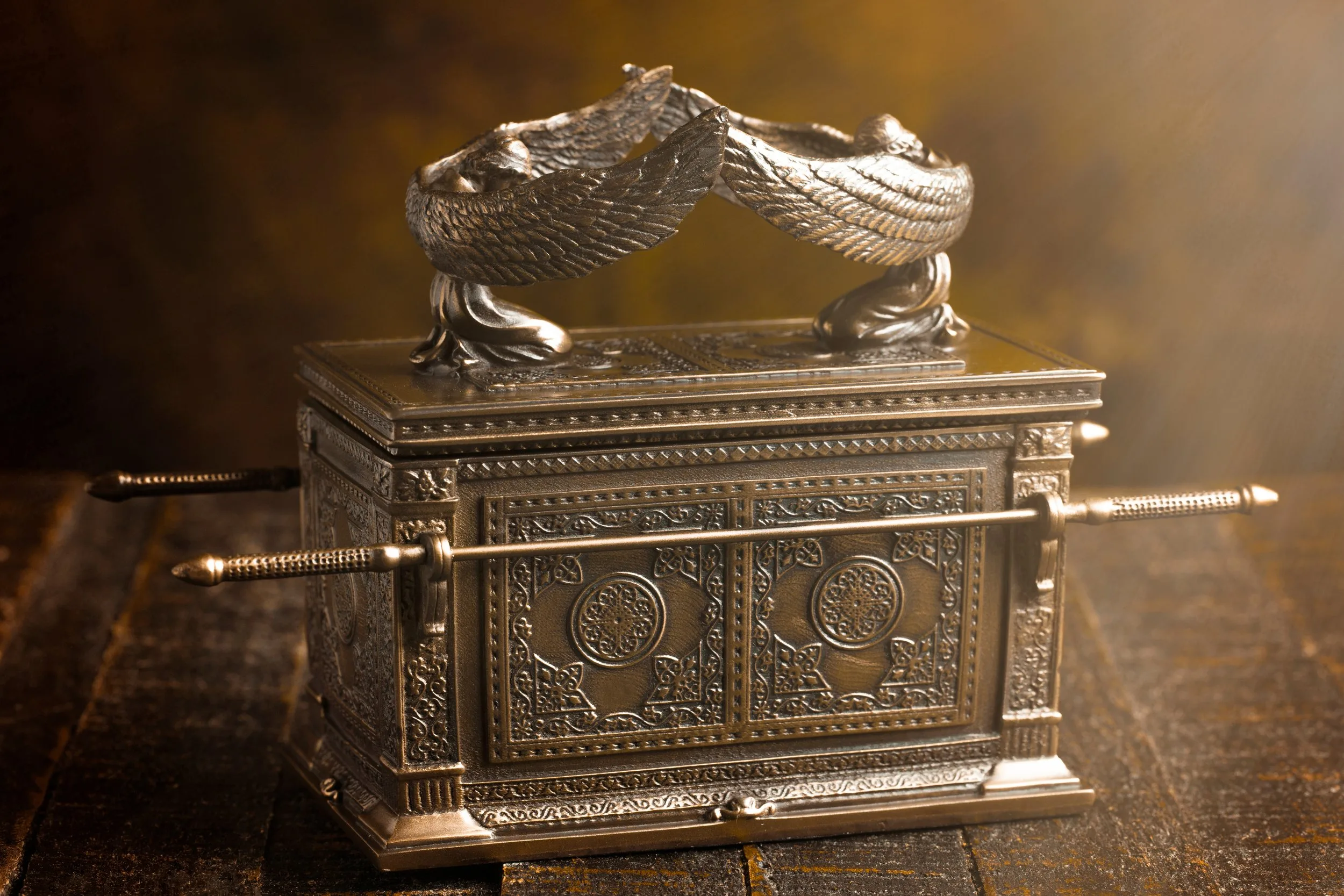 Artist depiction of the Ark of the Covenant with cherubim